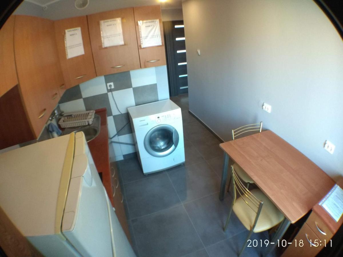 2120 Przyjazni 4 - Tanie Pokoje - Samodzielne Zameldowanie - Self Check In Poznań Kültér fotó