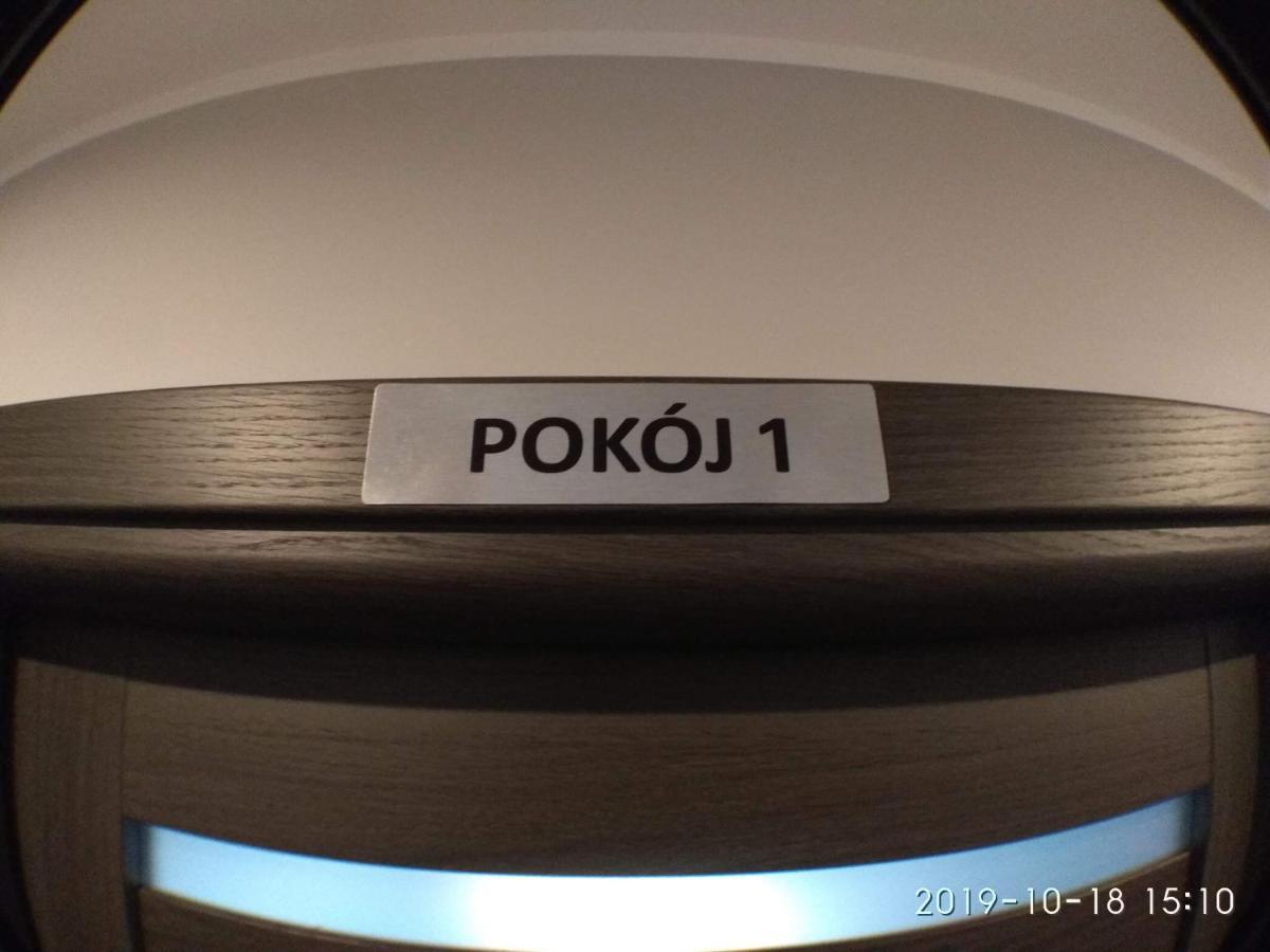 2120 Przyjazni 4 - Tanie Pokoje - Samodzielne Zameldowanie - Self Check In Poznań Kültér fotó