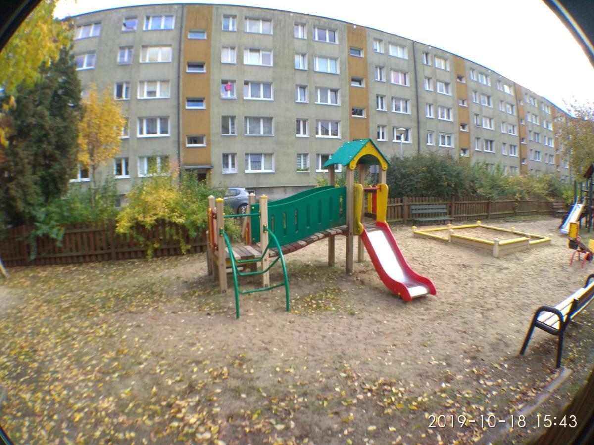 2120 Przyjazni 4 - Tanie Pokoje - Samodzielne Zameldowanie - Self Check In Poznań Kültér fotó