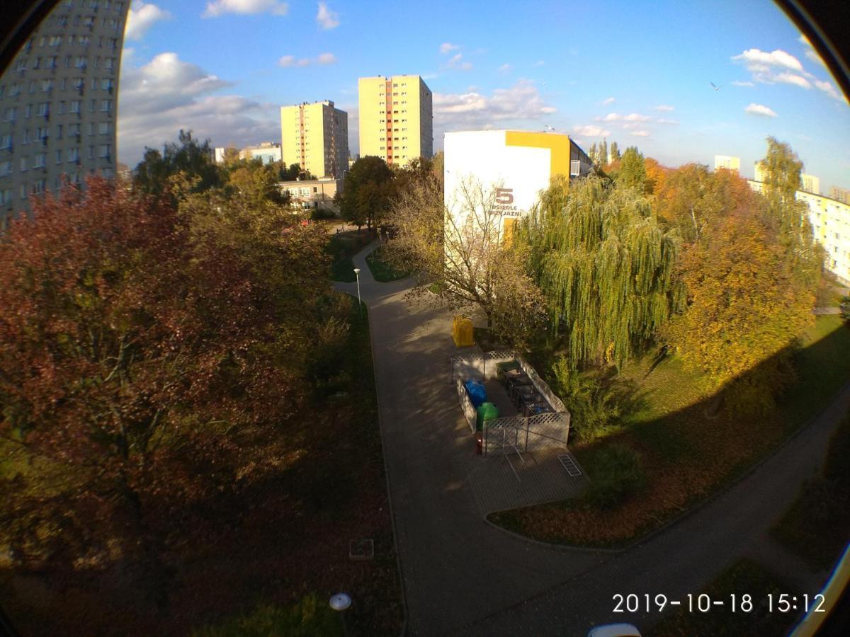 2120 Przyjazni 4 - Tanie Pokoje - Samodzielne Zameldowanie - Self Check In Poznań Kültér fotó