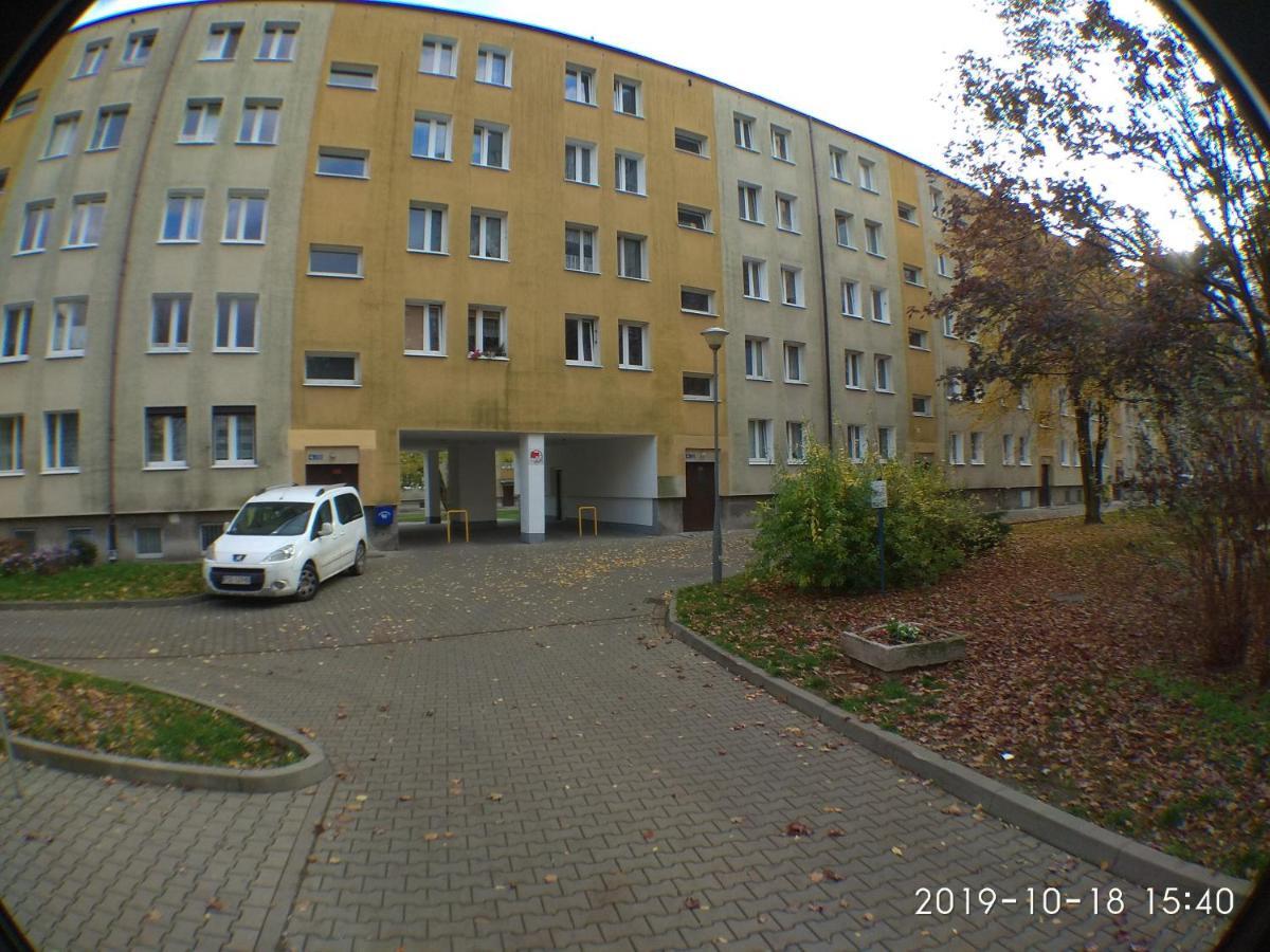 2120 Przyjazni 4 - Tanie Pokoje - Samodzielne Zameldowanie - Self Check In Poznań Kültér fotó