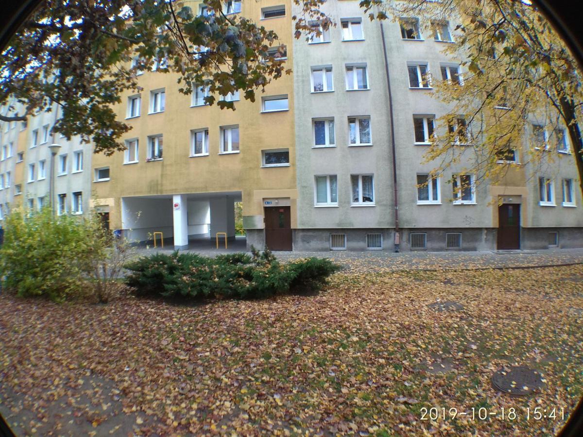 2120 Przyjazni 4 - Tanie Pokoje - Samodzielne Zameldowanie - Self Check In Poznań Kültér fotó