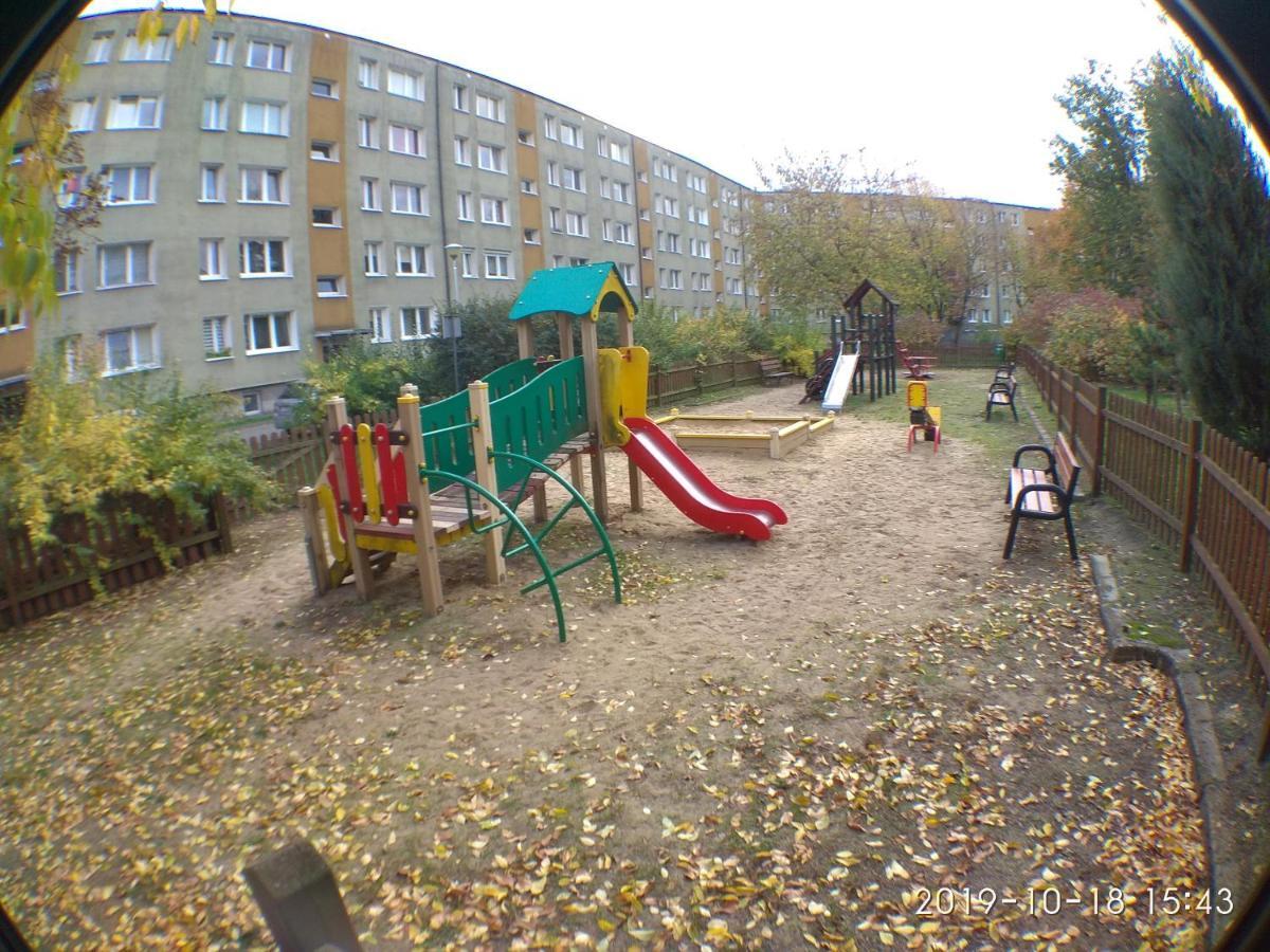 2120 Przyjazni 4 - Tanie Pokoje - Samodzielne Zameldowanie - Self Check In Poznań Kültér fotó