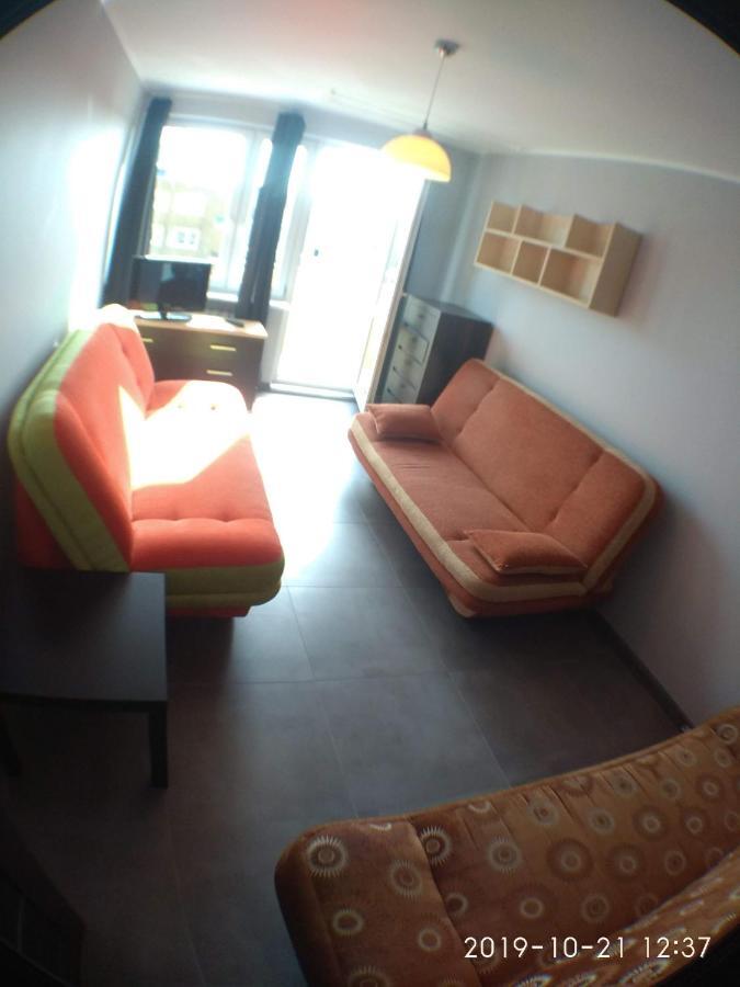2120 Przyjazni 4 - Tanie Pokoje - Samodzielne Zameldowanie - Self Check In Poznań Kültér fotó